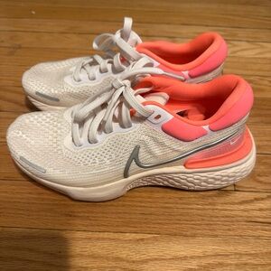 Womens Original Nike Invincible - white/pink size 8